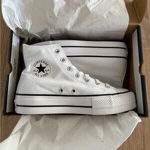 NIB • Chuck Taylor All Star Lift Platform Canvas Size: 9.5